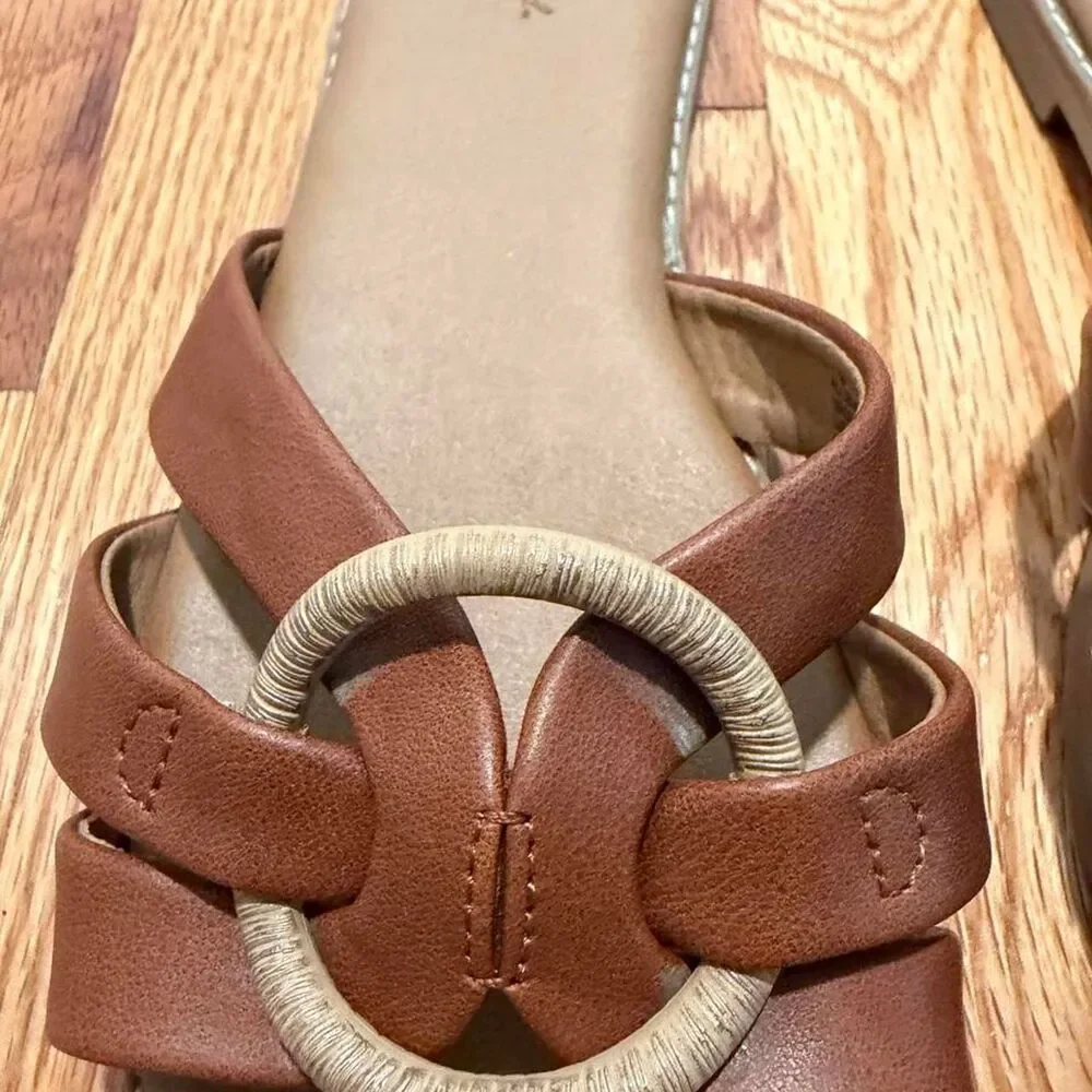 Universal-thread Women's Brown and Tan Sandals